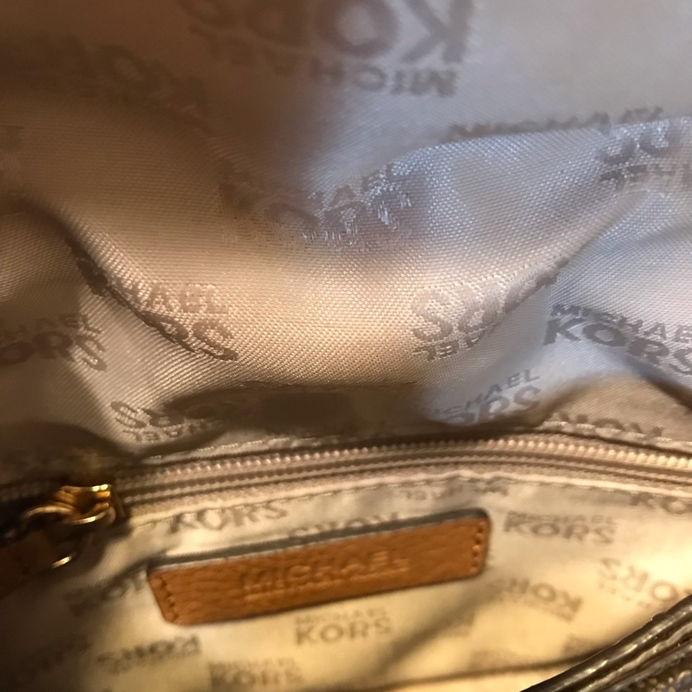 ✨Michael Kors Crossbody bag👜 - Picture 6 of 8